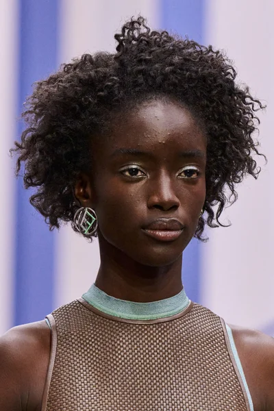 Look 73